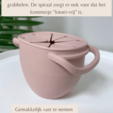 Mabebi grabbel snackkom met handige handvat perfect voor kleine kinderhandjes.