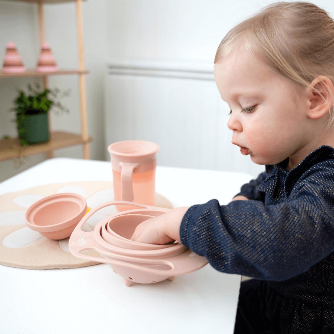 360° oefenset sfeer met kindje, oefenkom en oefenbeker.