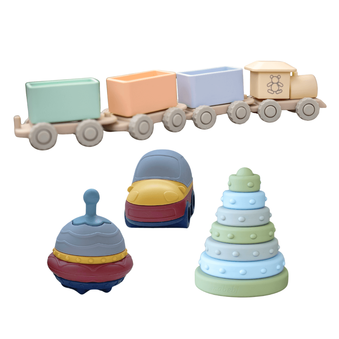 Toyama treinset, Qormi speelset (auto en ufo) blauw, Bombala stapelringen groen, close up.